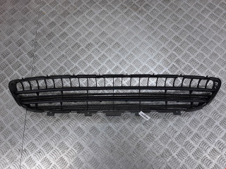 заглушка (решетка) в бампер Peugeot 406 1 поколение 1998, 1.9 л., МКПП, седан, 741400000000