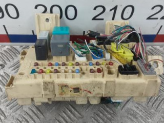 блок предохранителей Toyota Avensis 2 поколение (T250) 2006, 2.2 л., D-CAT, дизель, МКПП, универсал