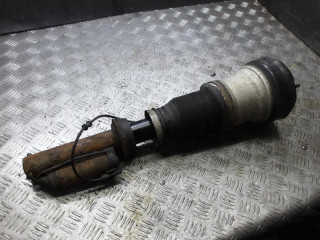 стойка передняя правая Mercedes-Benz S-Класс W220 2001, 3.2 л., бензин, АКПП, седан, A2205404708