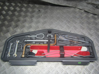 ящик под инструменты BMW 7 серия E38 1997, 2.8 л., бензин, АКПП, седан
