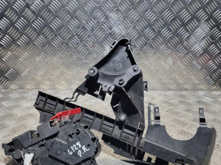 замок двери передней правой Volvo V50 1 поколение 2005, 2.0 л., D 4204 T, дизель, 6МКПП, универсал, 2400151