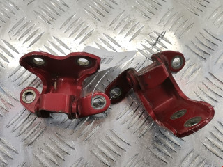 петля двери Toyota 2014, 2.7 л., АКПП, минивэн, 6875004010