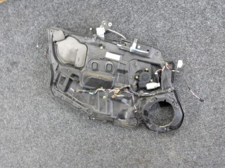 стеклоподъемник передний левый Mazda 6 GG 2002, 2.3 л., бензин, МКПП, хетчбэк 5 дв.