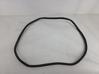 уплотнитель двери Audi A4 B8 [рестайлинг] 2014, 1.8 л., CJEB, бензин, белый, передний привод, 8K5833721J