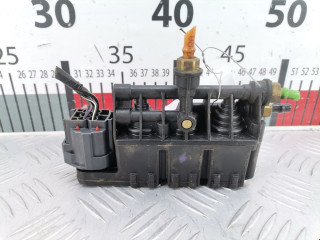 блок клапанов пневмоподвески Land Rover Range Rover 3 поколение [рестайлинг] 2009, 3.6 л., АКПП, внедорожник 5 дв., RVH500050