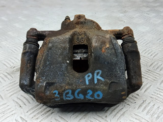 суппорт передний правый Toyota C-HR 1 поколение AX10 2017, 1.2 л., бензин