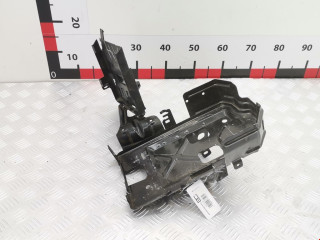 крепление аккумулятора Chevrolet Malibu 9 поколение 2016, 1.5 л., АКПП, седан, 84251079