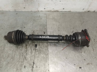 полуось передняя левая (приводной вал, ШРУС) Volkswagen Passat B5 2001, 2.8 л., бензин, АКПП, универсал