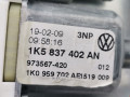 стеклоподъемник электрический передний правый Volkswagen Golf 5 поколение 2009, 1.4 л., МКПП, универсал, 1K5837462B - фото №4