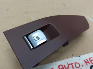кнопка стеклоподъемника BMW 2023, 3.0 л., B58B30, бензин, 475, полный привод, 9299457