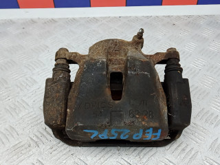 суппорт передний левый Toyota RAV4 3 поколение XA30 [2-й рестайлинг] 2015, 2.0 л., дизель