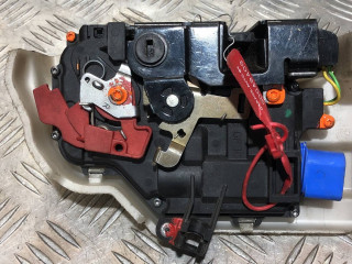 замок двери задней правой Volkswagen Touran 2002, минивэн