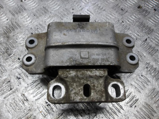 подушка крепления двигателя Volkswagen Caddy 3 поколение 2006, 2.0 л., бензин, МКПП, минивэн, 1K0199555M