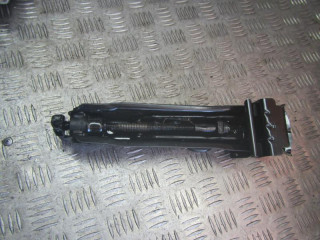 домкрат Ford Fiesta 5 поколение [рестайлинг] 2008, 8V2117080AD