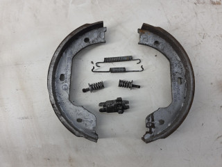 колодки стояночного тормоза BMW 5 GT F07 [рестайлинг] 2016, 2.0 л., бензин, 6782692