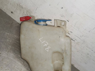 бачок омывателя Volkswagen Golf 3 поколение 1996, 1.6 л., AEE, бензин, 5МКПП, зеленый, хетчбэк 5 дв.