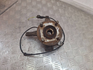 кулак поворотный правый Nissan Micra 4 поколение (K13) 2011, 1.2 л., бензин, МКПП, хетчбэк 5 дв.