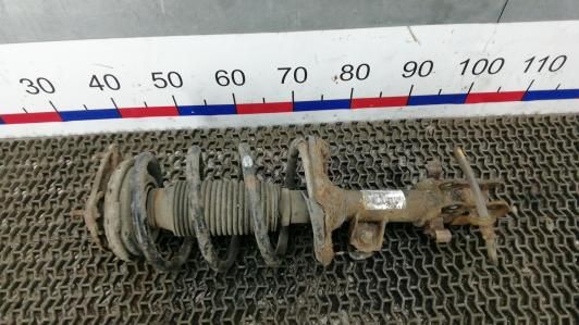 стойка передняя правая Kia Rio 2 поколение 2009, 1.5 л., дизель, МКПП, хетчбэк 5 дв. - фото №1