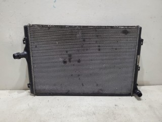 радиатор (основной) Skoda Octavia 2 поколение (A5) [рестайлинг] 2012, 1.6 л., дизель, МКПП, серый, 1K0121251EH