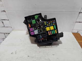 блок предохранителей Opel Corsa C [рестайлинг] 2006, 1.0 л., бензин, МКПП, хетчбэк 5 дв., 13142780