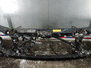 передняя панель крепления облицовки (телевизор) Land Rover Discovery 3 поколение 2007, 2.7 л., дизель, АКПП, внедорожник 5 дв.