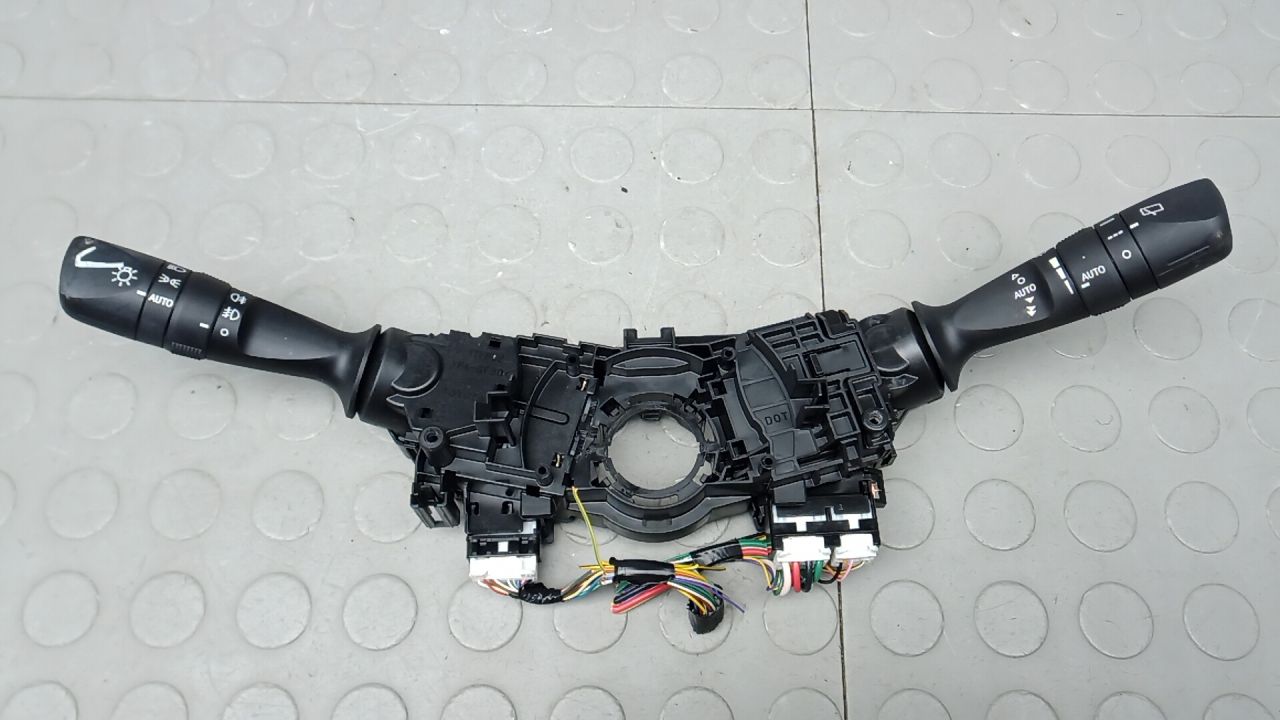 переключатель подрулевой (стрекоза) Toyota C-HR 1 поколение AX10 2017, 1.2 л., бензин - фото №1