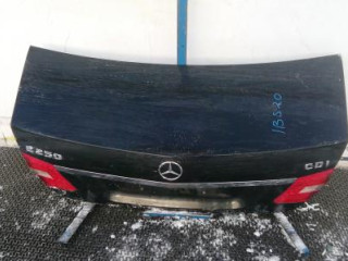 крышка багажника (дверь 3-5) Mercedes-Benz E-Класс W212/S212/C207/A207 2011, 2.2 л., дизель, АКПП, седан