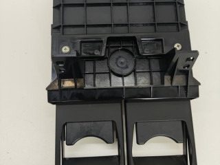 подстаканник Nissan Elgrand E52 2017, 3.5 л., бензин, правый руль, 684301JB0A