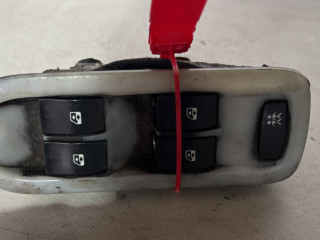 блок управления стеклоподъемниками Renault Megane 2 поколение 2005, 1.9 л., дизель, 6МКПП, хетчбэк 5 дв.