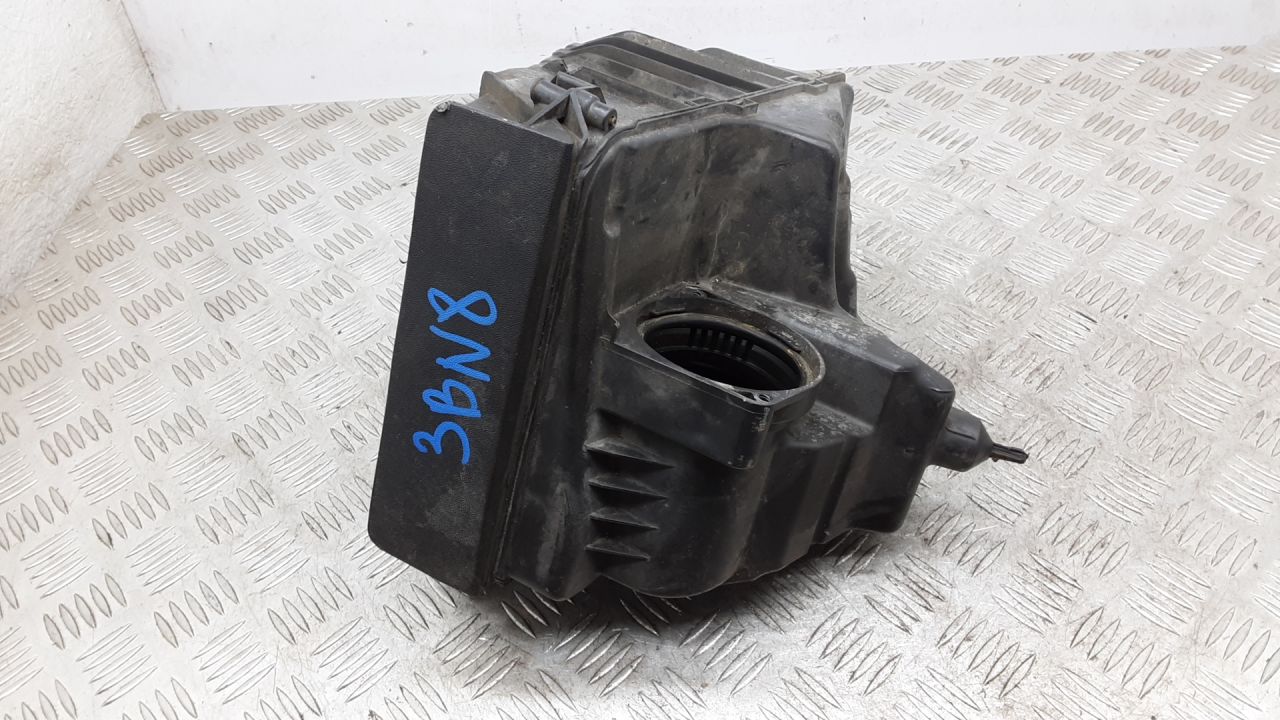 корпус воздушного фильтра Renault Megane 3 поколение 2008, 1.5 л., DCi, дизель, МКПП, хетчбэк 5 дв. - фото №1