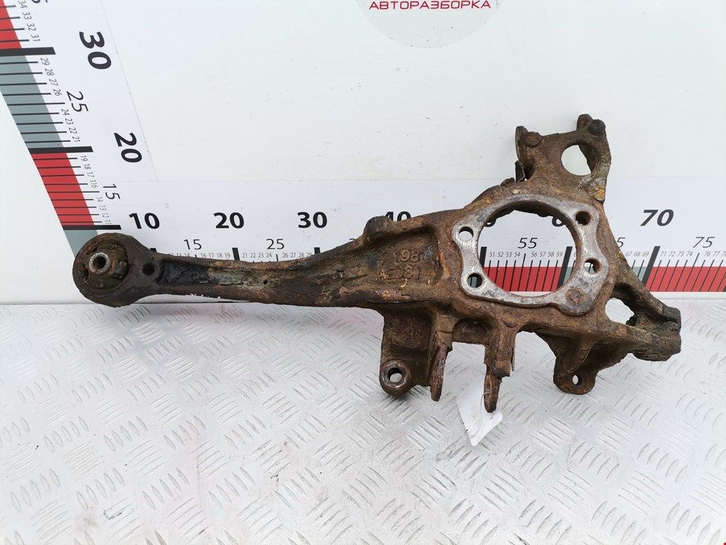 кулак задний левый Subaru Legacy 4 поколение 2004, 2.0 л., МКПП, седан - фото №1