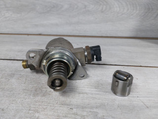 ТНВД Audi A4 B8 [рестайлинг] (2011 - 2015), 2.0 л., TFSI, CDNC, бензин, 06J127025E, 06J127025C, 06J127025D, 06J127025L, 06J127025F, 06J127025G, 06J127025K, 06J127025J