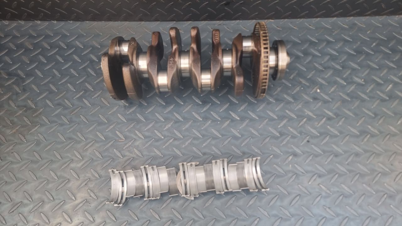 коленвал Audi A4 B8/8K (2007 - 2011), 1.8 л., TFSI, CABA, бензин, 06H105021D, 06H105021B, 06H105021J - фото №1