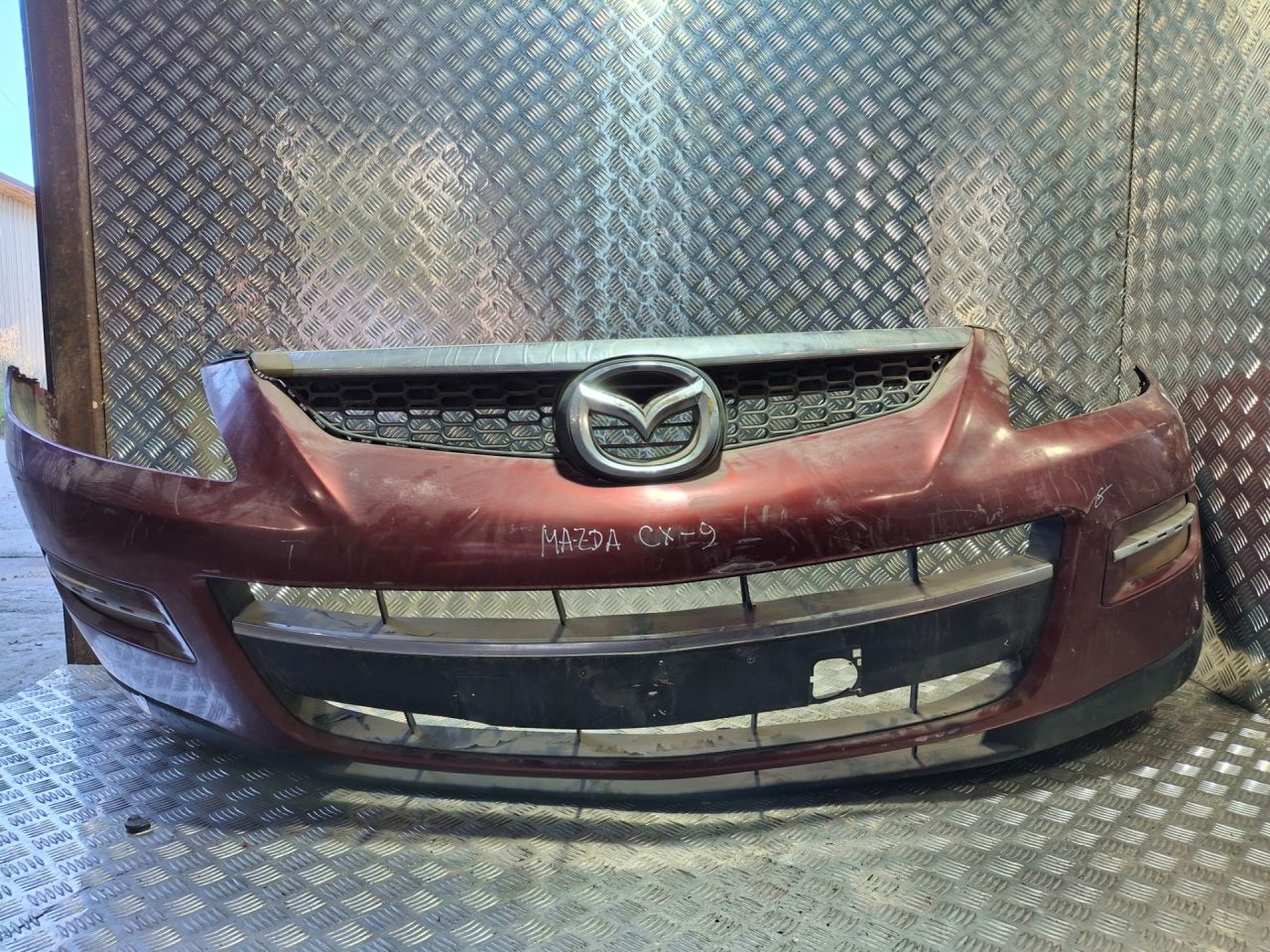 бампер передний Mazda CX-9 1 поколение TB (2007 - 2009), красный, TD1150031GAA, TD1150031HBB - фото №1