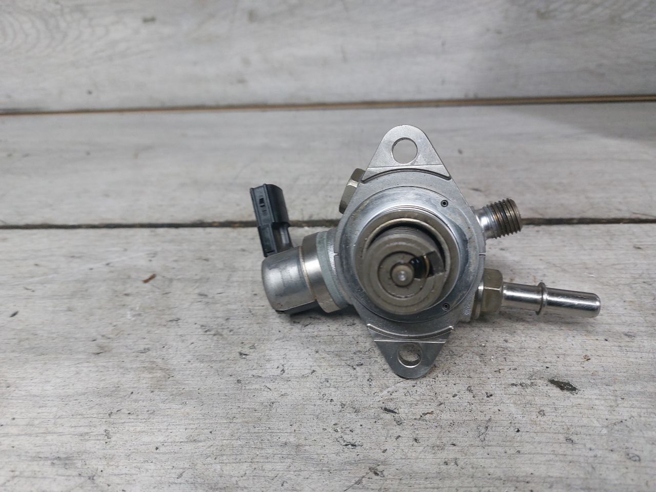 ТНВД Ford Focus 3 поколение (2011 - 2015), 2.0 л., MGDA, бензин, CM5E9D376CB, 5193953, CM5E9D376BE, CM5E9D376CA, CM5E9D376DA - фото №1