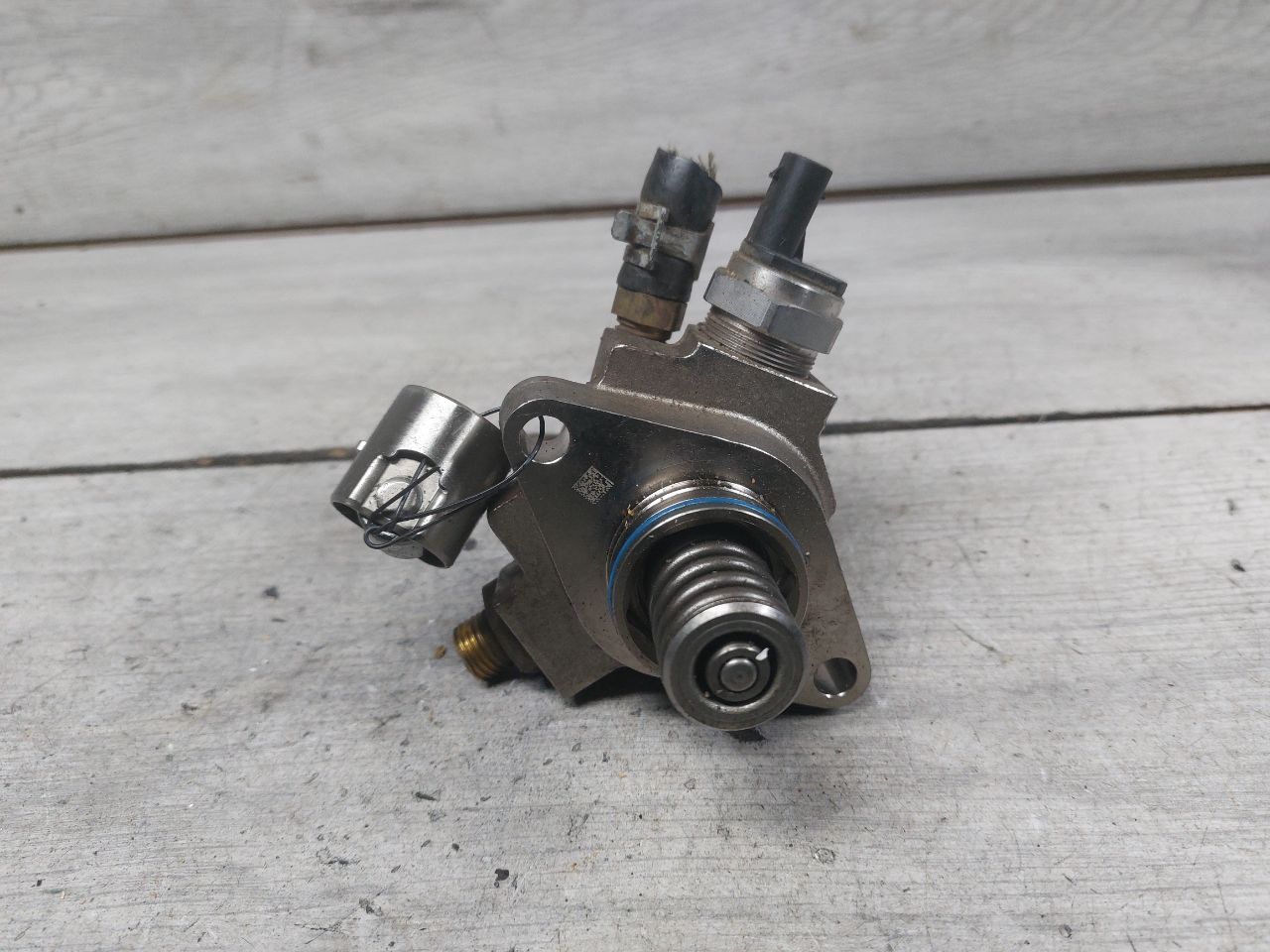 ТНВД Volkswagen Golf 7 поколение (2012 - 2017), 1.4 л., TSI, CXSA, бензин, 04E127026AA, 04E127026BC, 04E127026BD, 04E127026AT, 04E127026H, 04E127026AG - фото №1