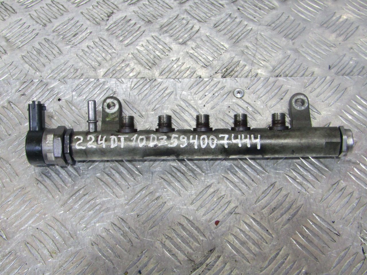 топливная рампа Land Rover Freelander 2 поколение (2006 - 2010), 2.2 л., TDCi, 224DT, дизель, 0281002803, LR001321, 1570L3, 9656917280 - фото №1