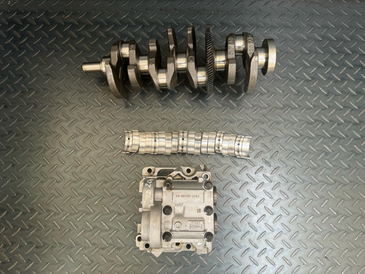 коленвал Ford Focus 3 поколение (2011 - 2015), 2.0 л., Ti, R9DA, бензин, RFAG9E6303A31B, RFAG9E6303A31C - фото №1