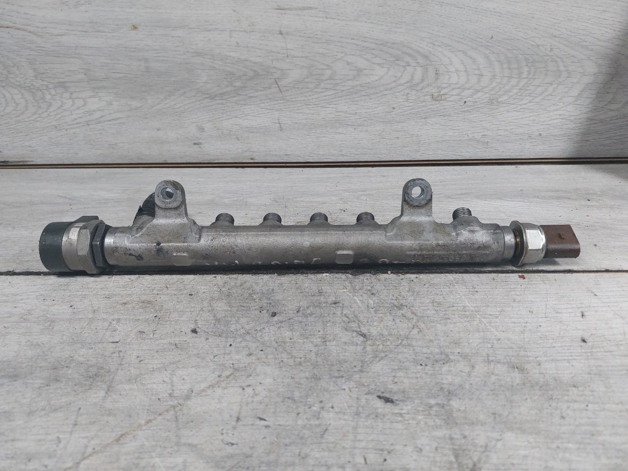 топливная рампа Volkswagen Tiguan 1 поколение (2007 - 2011), 2.0 л., CBAA, дизель, 03L089C, 03L130089C, 03L130089 - фото №1