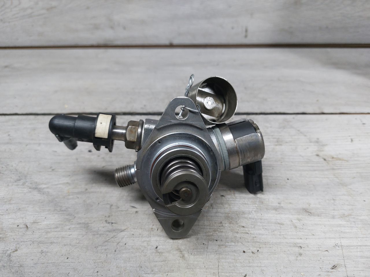 ТНВД Ford Focus 3 поколение (2011 - 2015), 2.0 л., MGDA, бензин, CM5E9D376CB, 5193953, CM5E9D376BE, CM5E9D376CA, CM5E9D376DA - фото №1