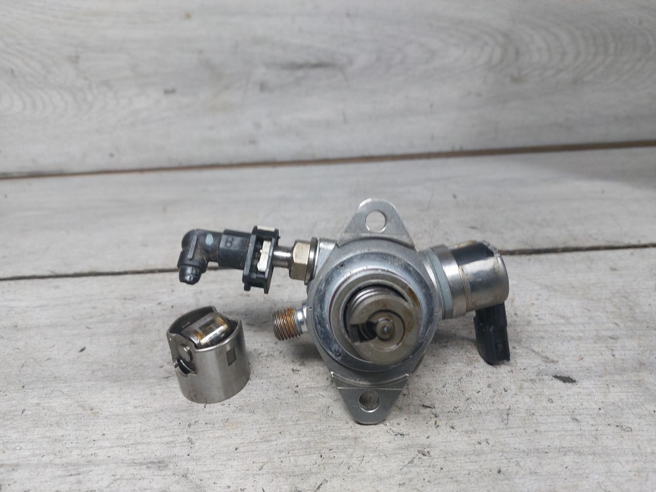 ТНВД Ford Focus 3 поколение (2011 - 2015), 2.0 л., MGDA, бензин, CM5E9D376CB, 5193953, CM5E9D376BE, CM5E9D376CA, CM5E9D376DA - фото №1