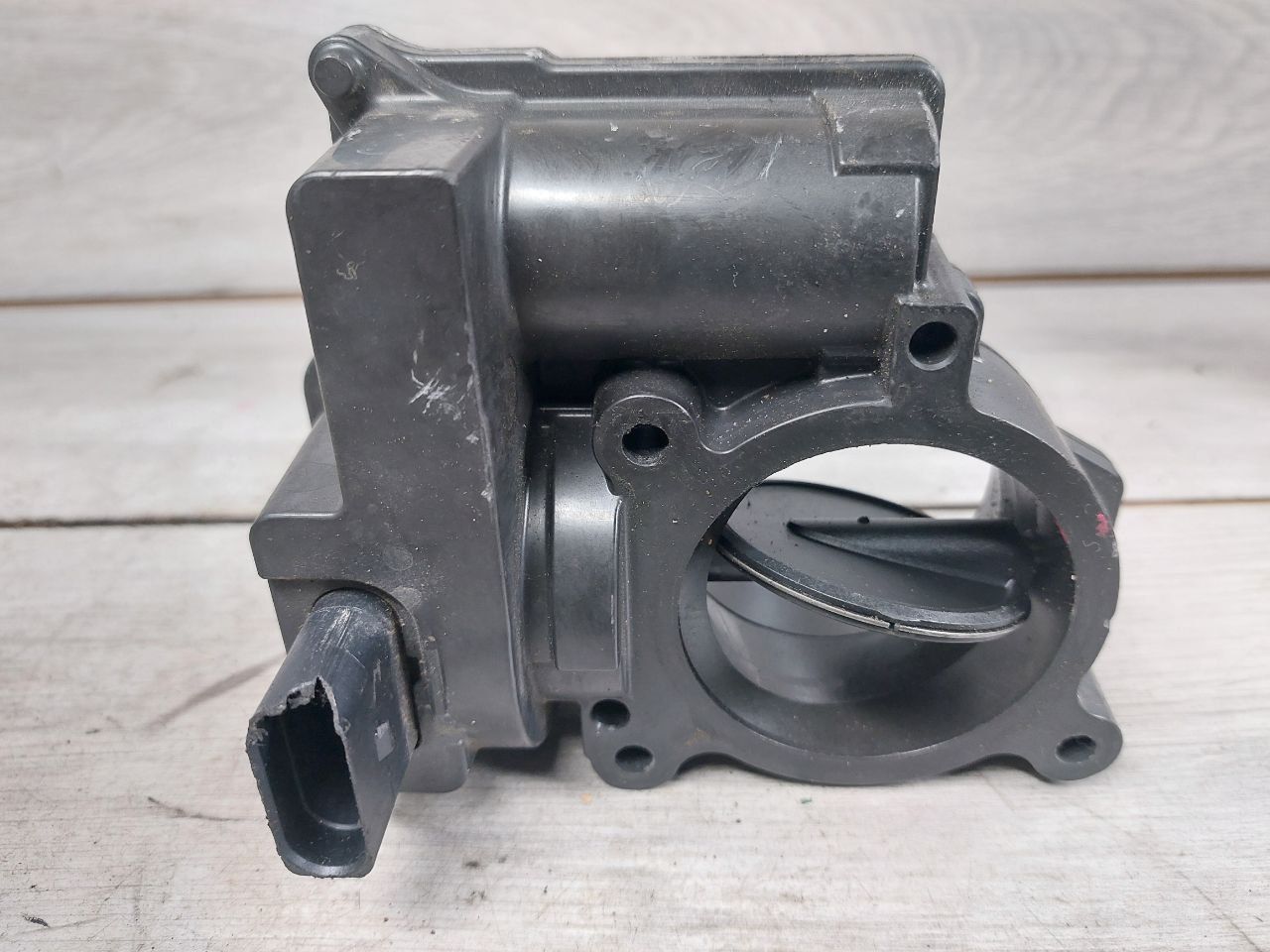 заслонка дроссельная Volkswagen Golf 5 поколение (2003 - 2009), 1.4 л., BLG, бензин, 03C128063A, A2C53104475, 03C128063B - фото №1