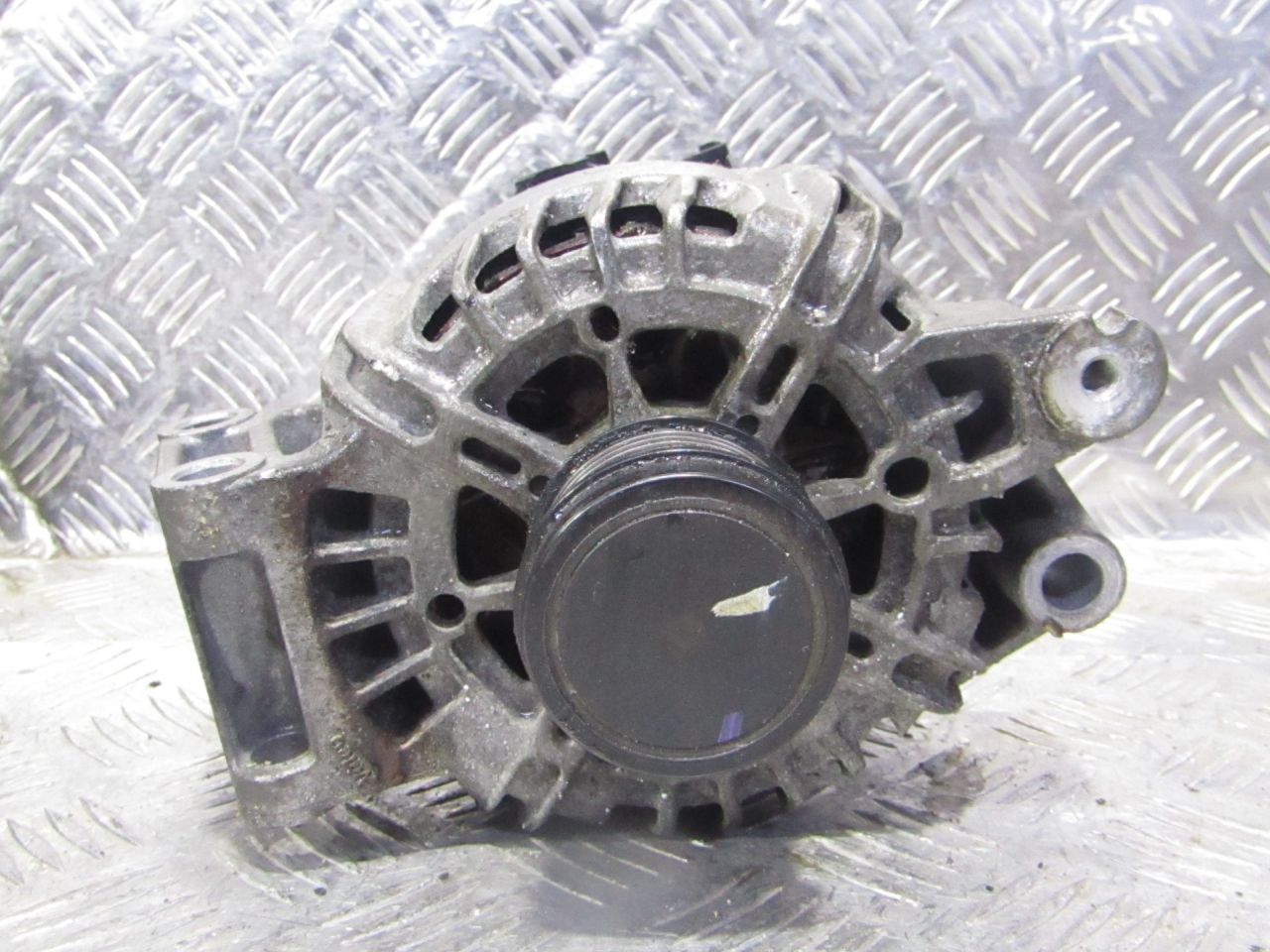 генератор Ford Kuga 2 поколение (2013 - 2025), 1.6 л., JTMA, бензин, 31285435, 36001101, FG15T063, 1763143, 1830920, BV6N10300BB, BV6N10300BA - фото №1