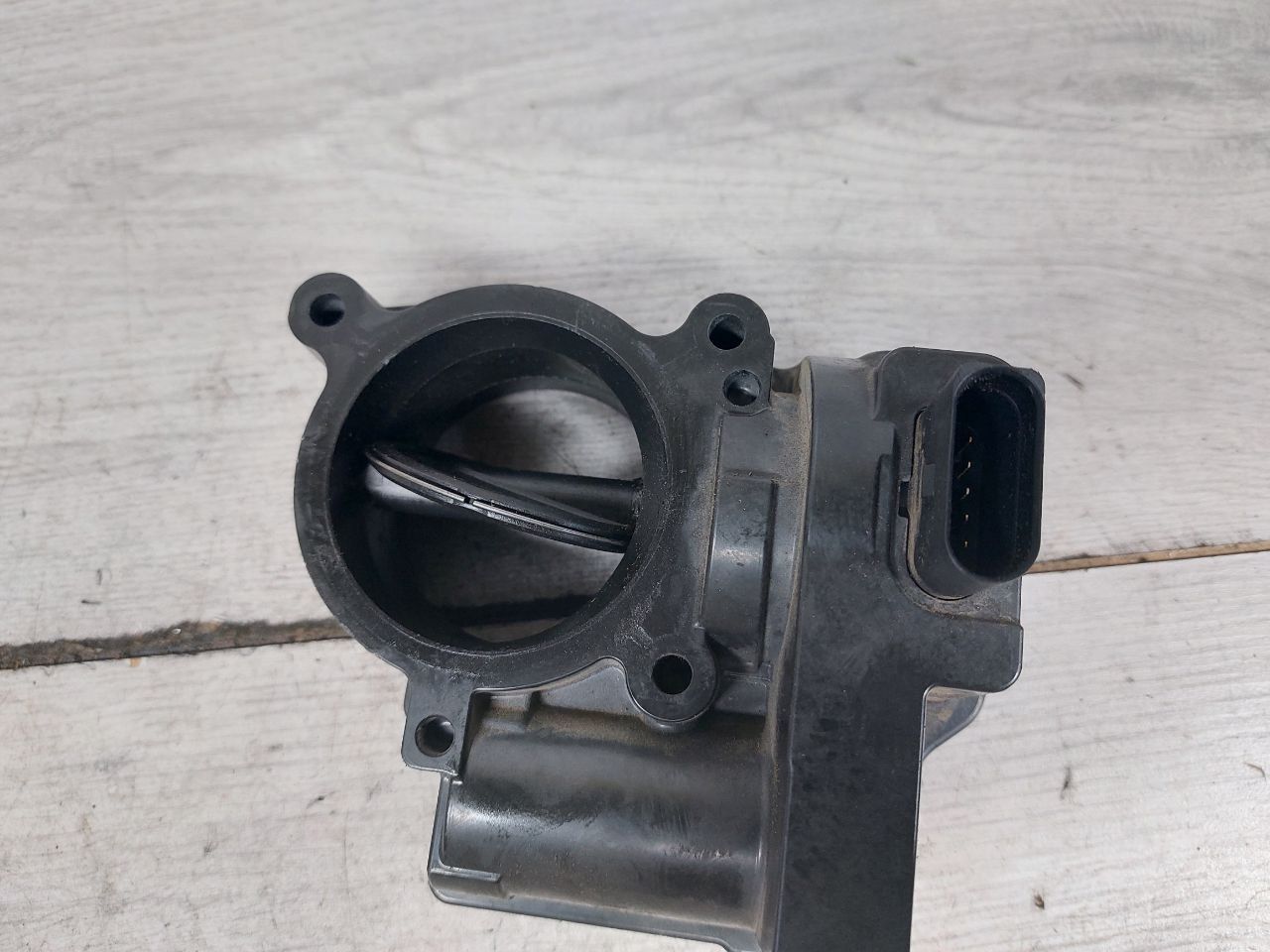 заслонка дроссельная Volkswagen Golf 5 поколение (2003 - 2009), 1.4 л., BLG, бензин, 03C128063A, A2C53104475, 03C128063B - фото №1