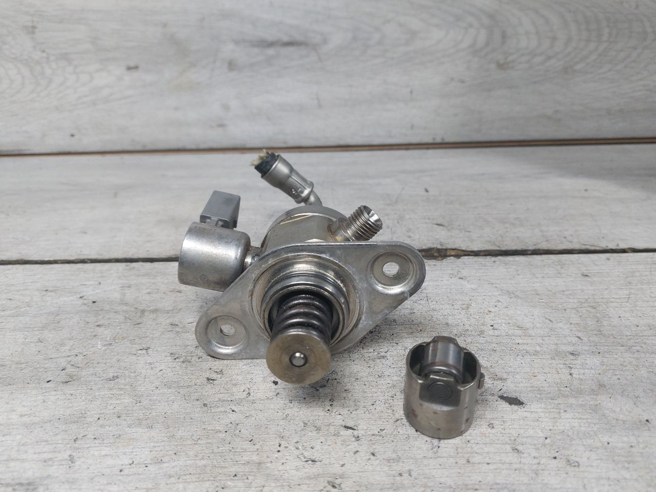 ТНВД BMW 1 серия F20/F21 (2011 - 2015), 1.6 л., N13 B16 A, бензин, 135176071, 0261520150 - фото №1