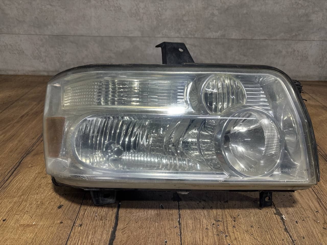 фара правая Infiniti QX56 1 поколение JA60 (2004 - 2007), 26010ZC50A - фото №1