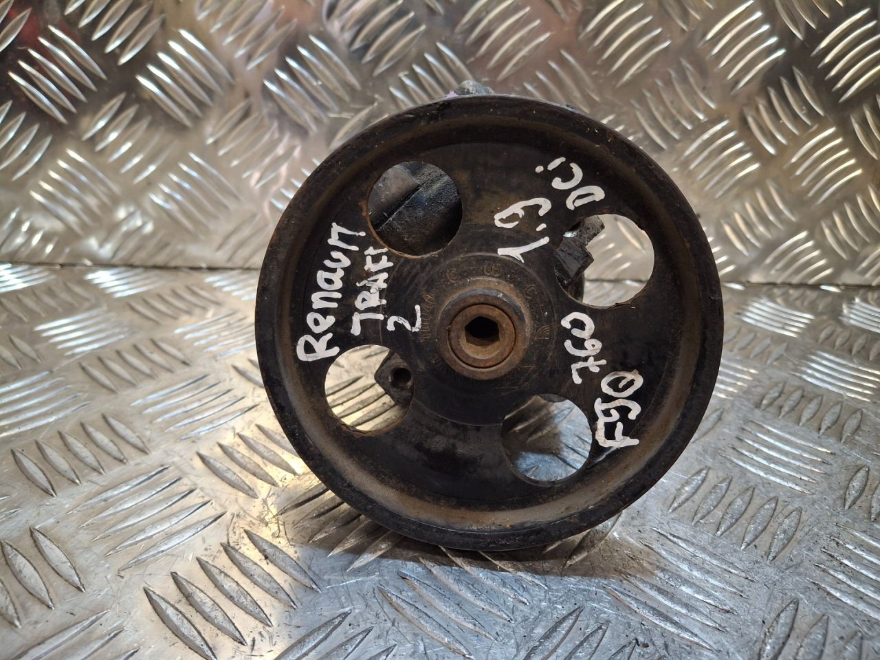 насос гидроусилителя руля Renault Trafic 2 поколение (2001 - 2006), 1.9 л., F9Q 760, дизель, 8200024738, 26081335, 8200024778 - фото №1