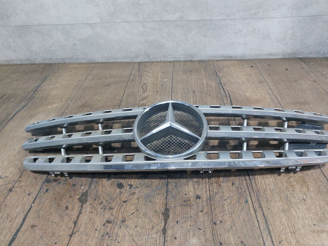 решетка радиатора Mercedes-Benz M-Класс W164 (2005 - 2008) - фото №1