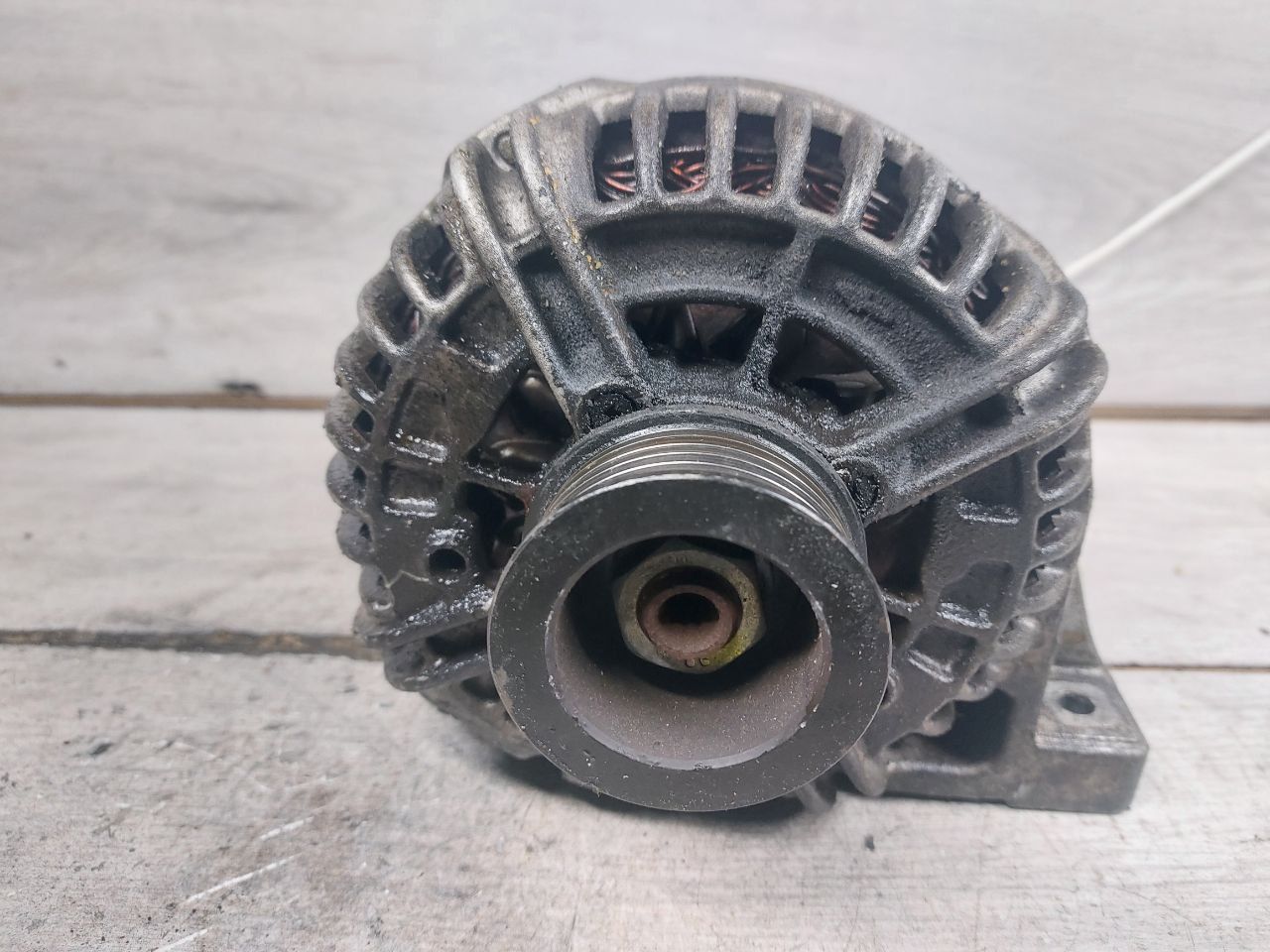 генератор Volvo XC90 1 поколение (2002 - 2006), 2.9 л., бензин, 30658086, 36050269, 0124625025 - фото №1