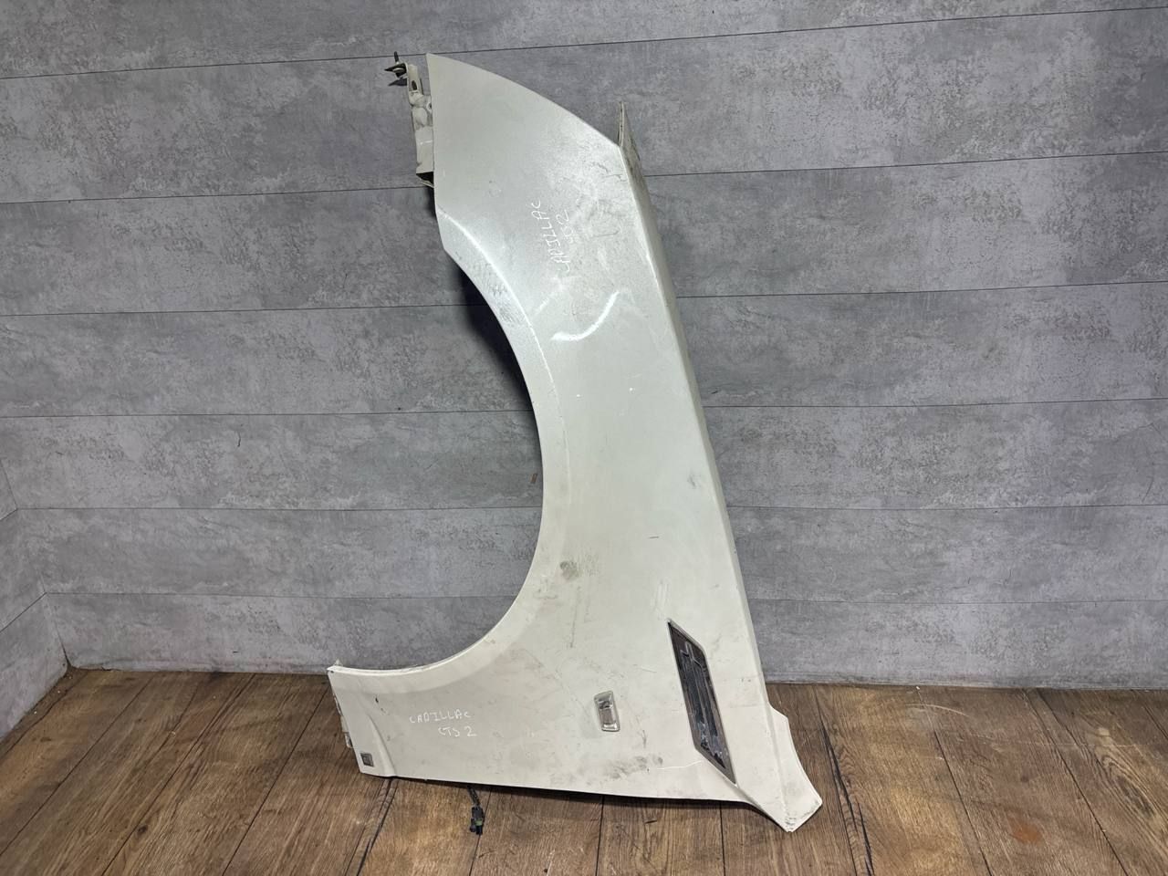 крыло переднее левое Cadillac CTS 2 поколение (2007 - 2014), 20851340 - фото №1